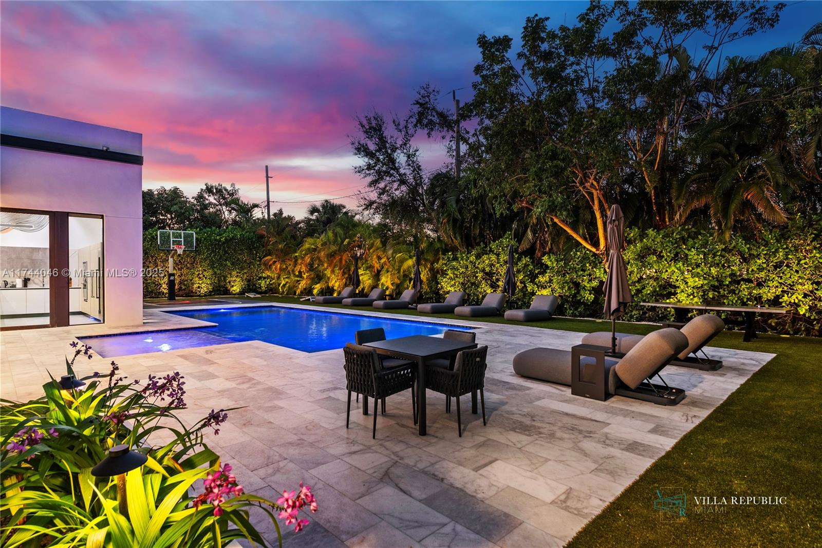 1941 NE 196th Ter Miami, FL 33179