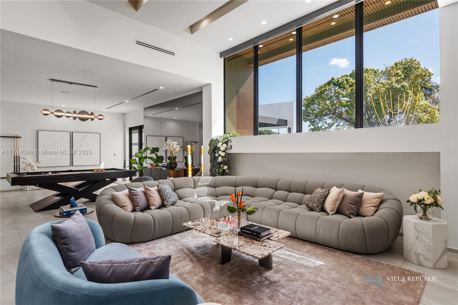 1941 NE 196th Ter Miami, FL 33179