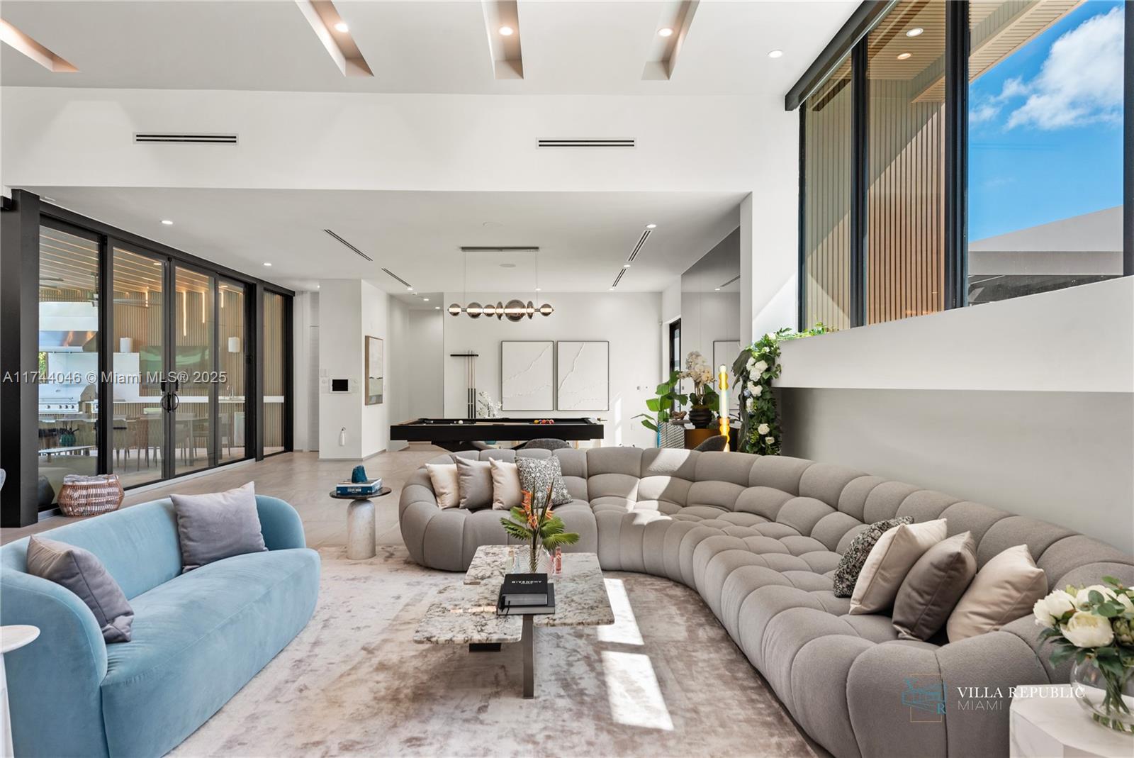 1941 NE 196th Ter Miami, FL 33179