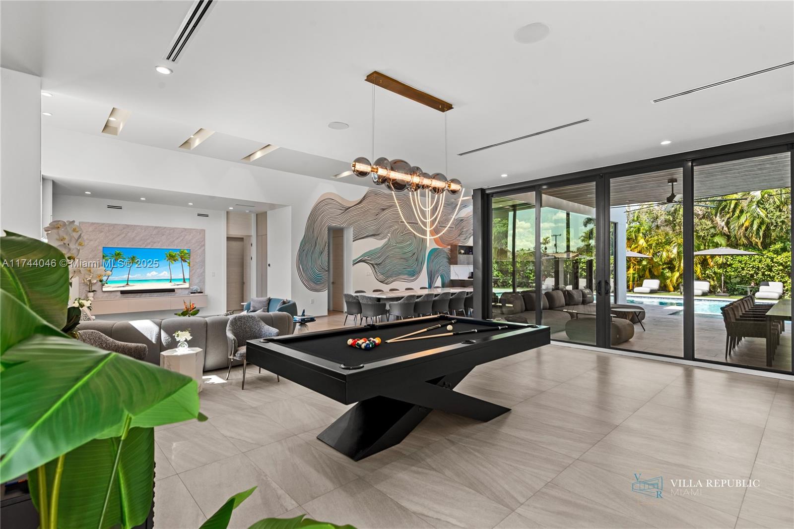 1941 NE 196th Ter Miami, FL 33179