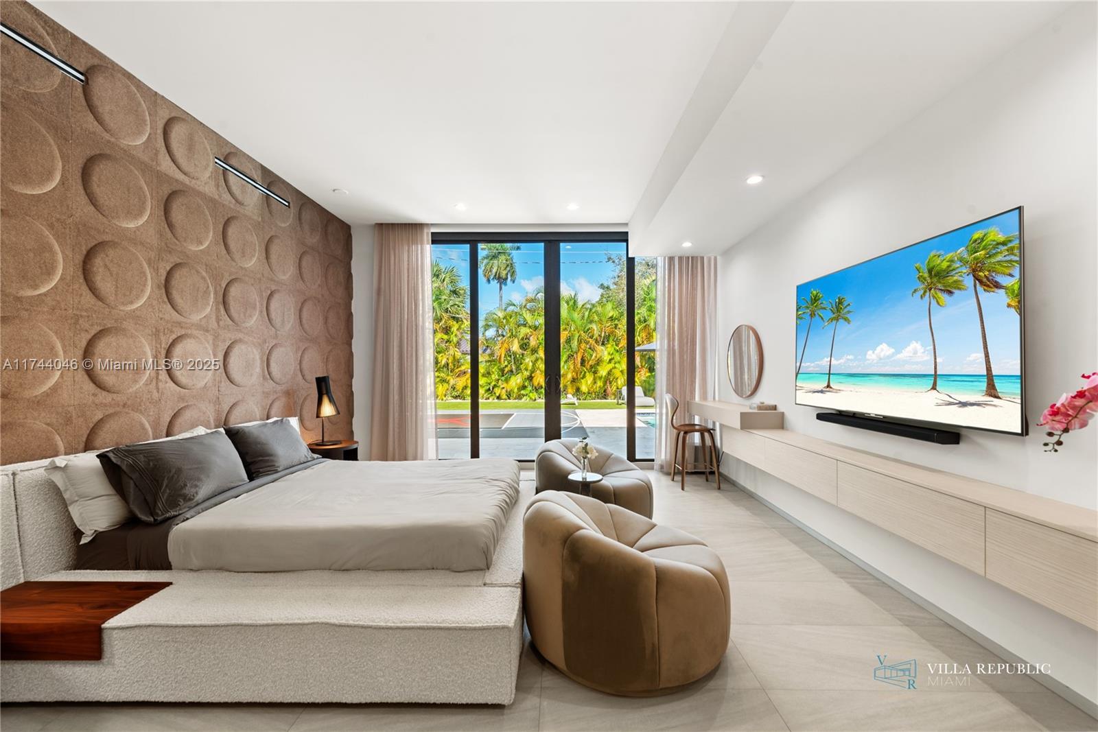 1941 NE 196th Ter Miami, FL 33179