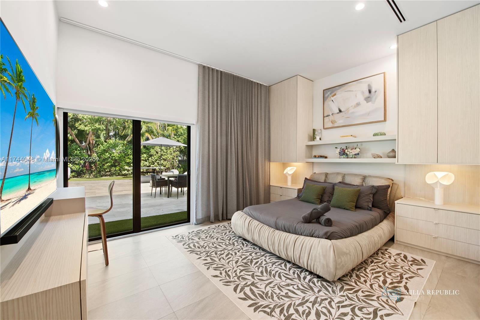 1941 NE 196th Ter Miami, FL 33179