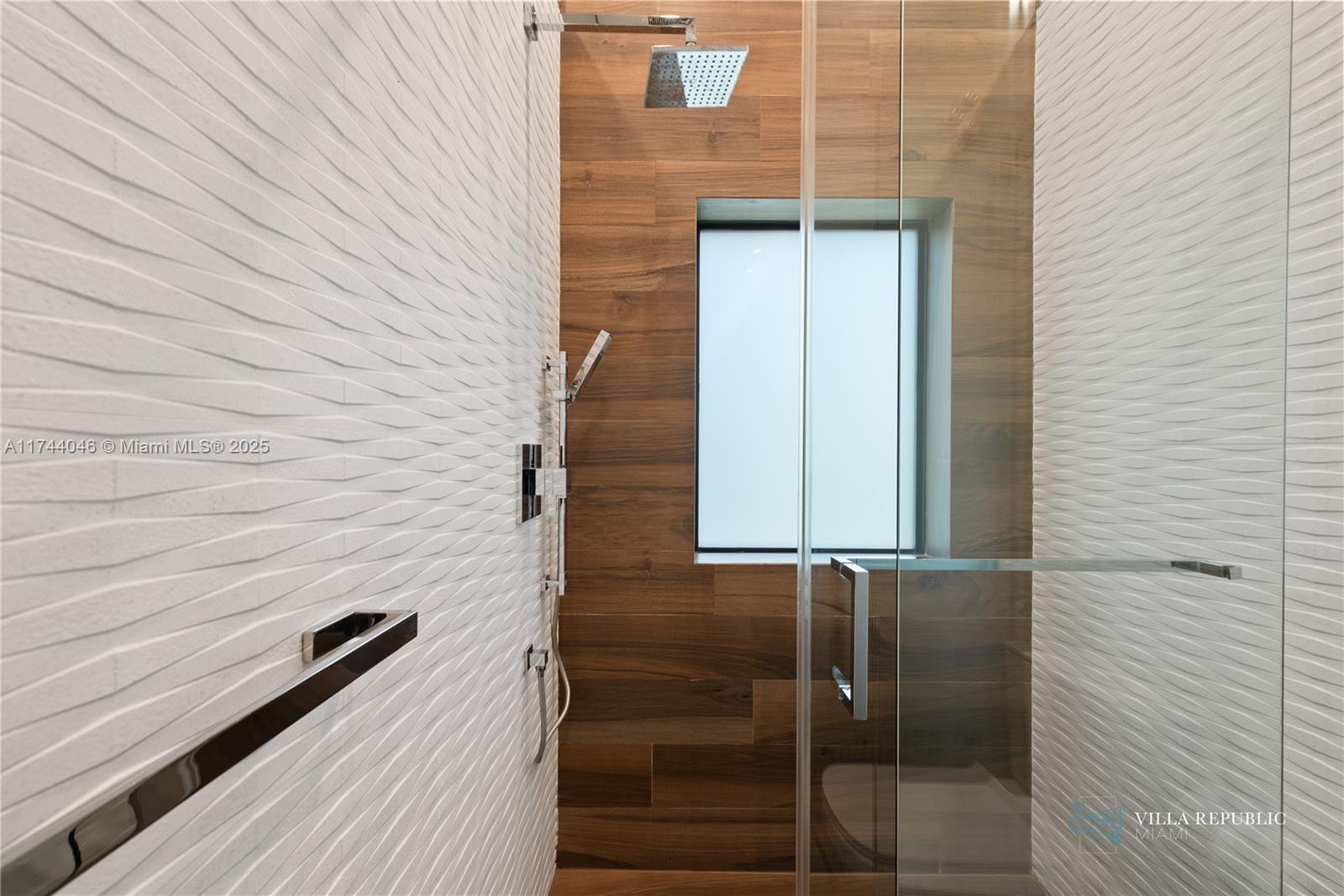 1941 NE 196th Ter Miami, FL 33179