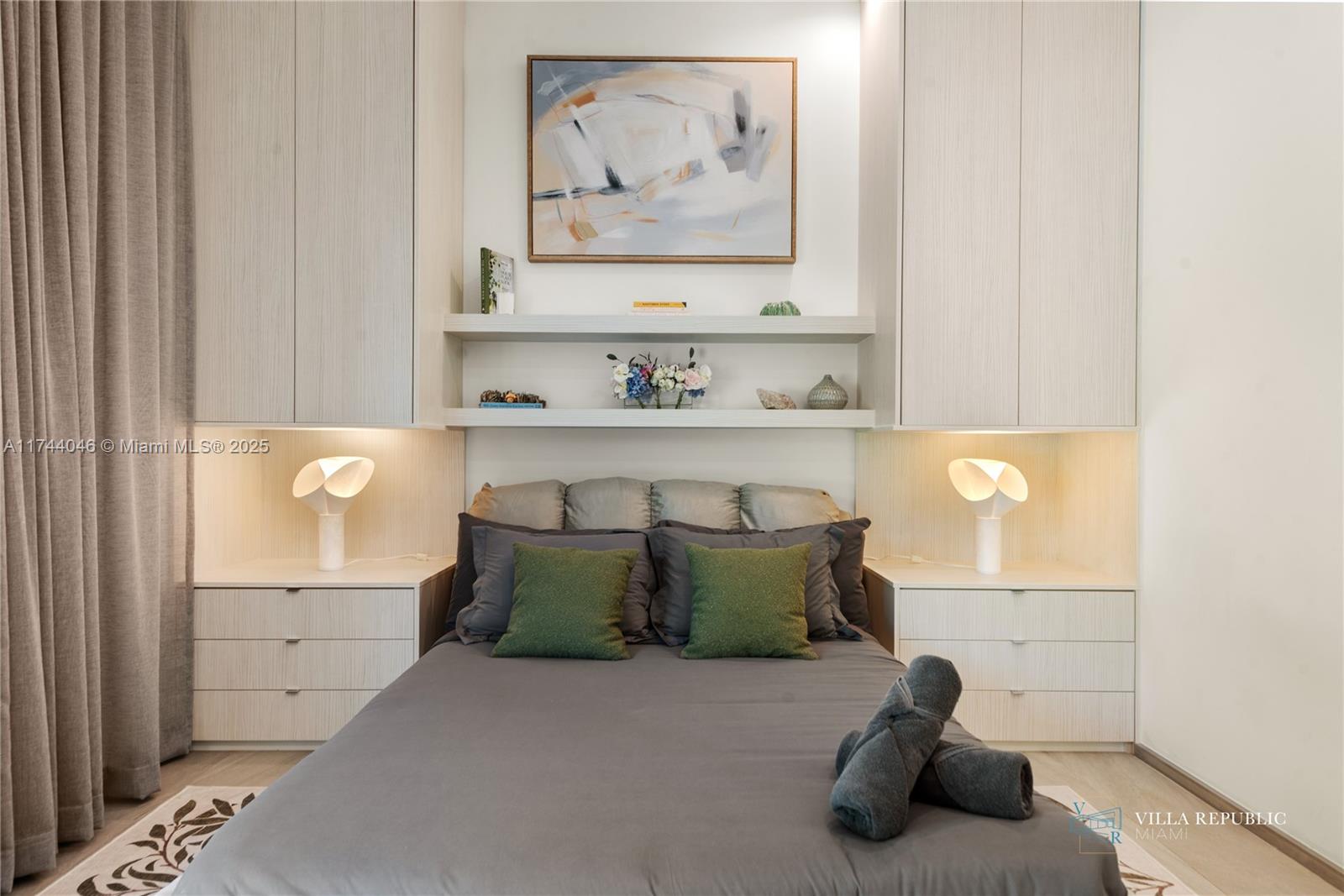 1941 NE 196th Ter Miami, FL 33179