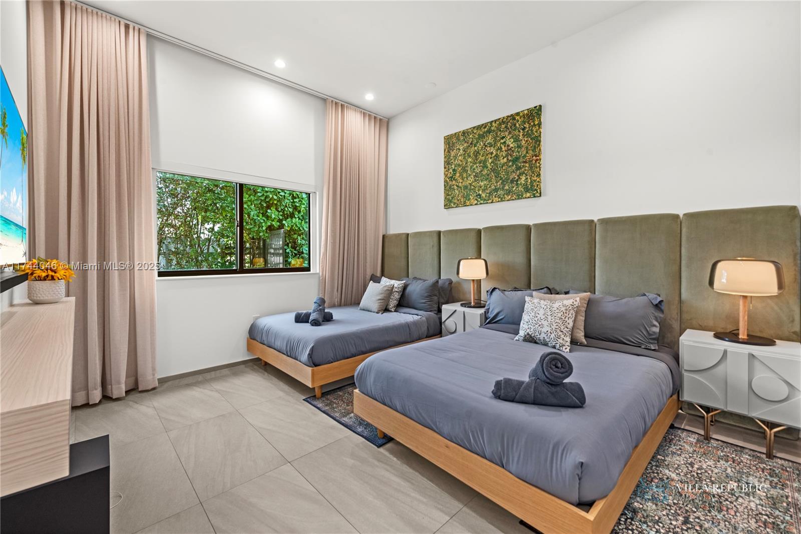 1941 NE 196th Ter Miami, FL 33179