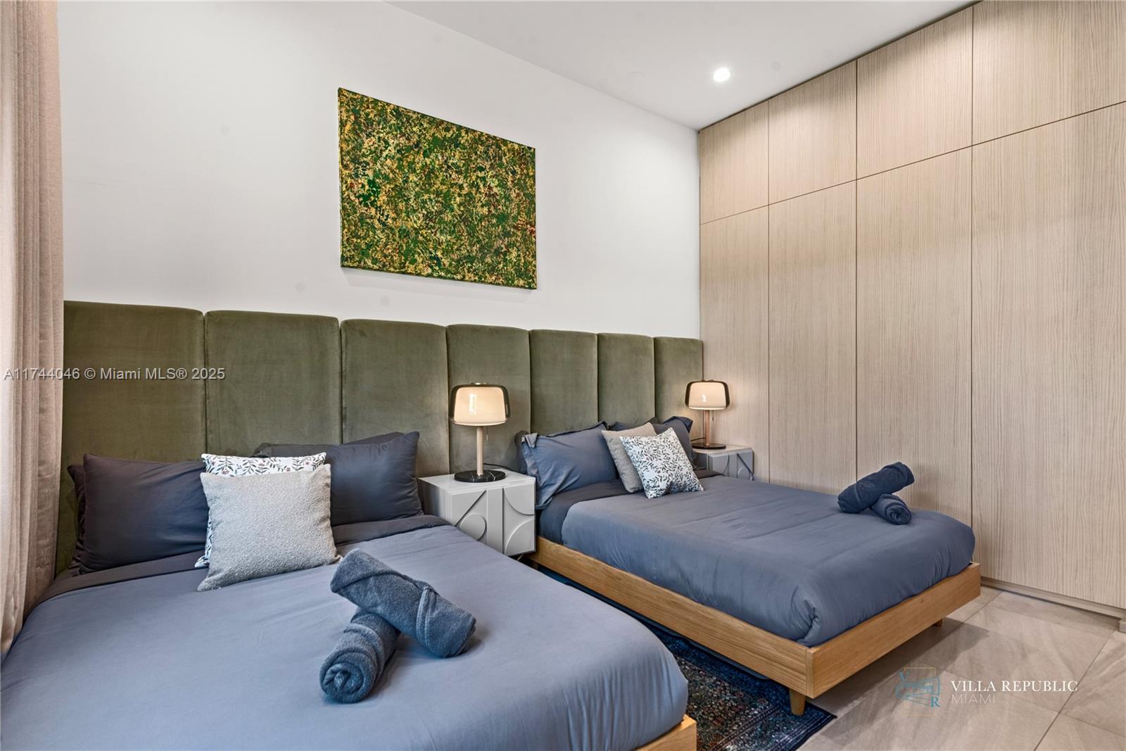 1941 NE 196th Ter Miami, FL 33179