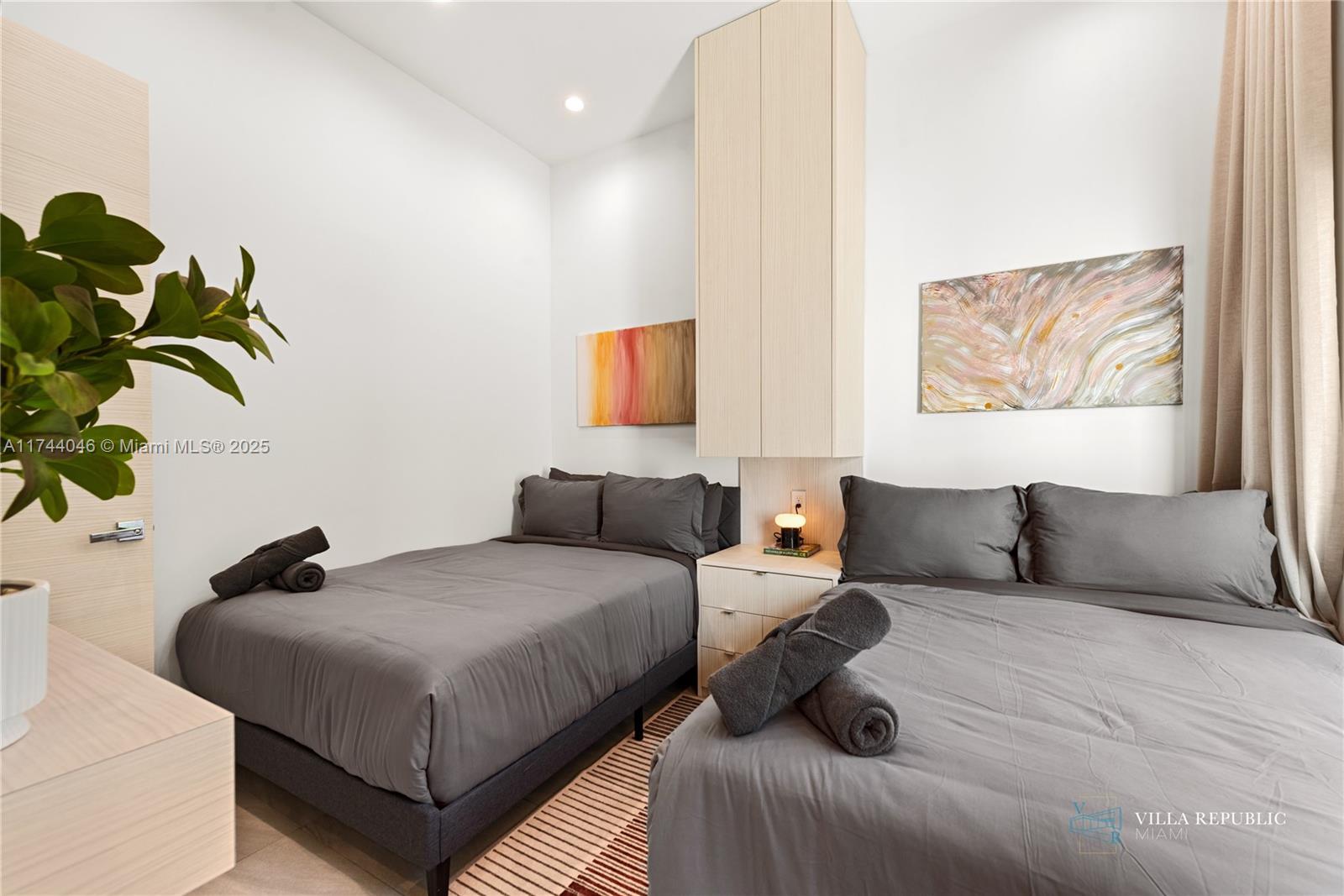 1941 NE 196th Ter Miami, FL 33179