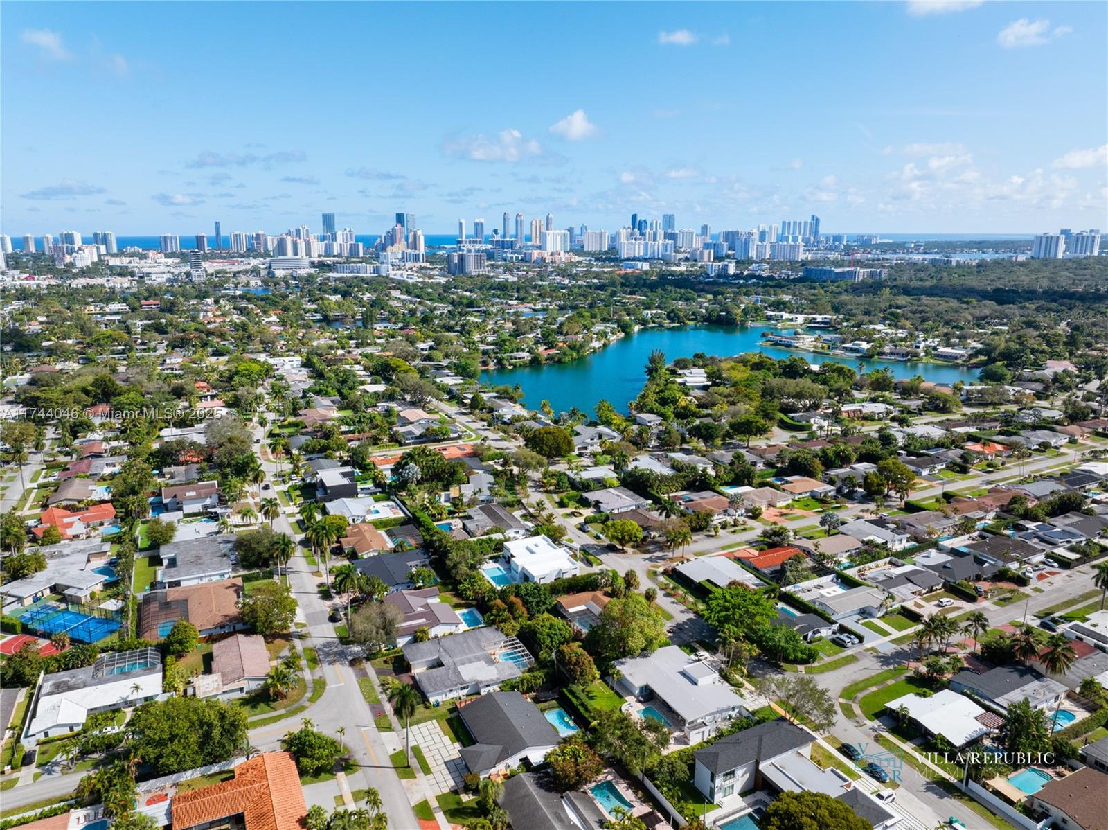 1941 NE 196th Ter Miami, FL 33179