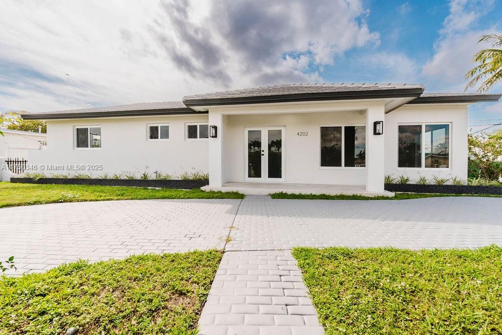 4202 SW 98th Ave,Miami, FL 33165