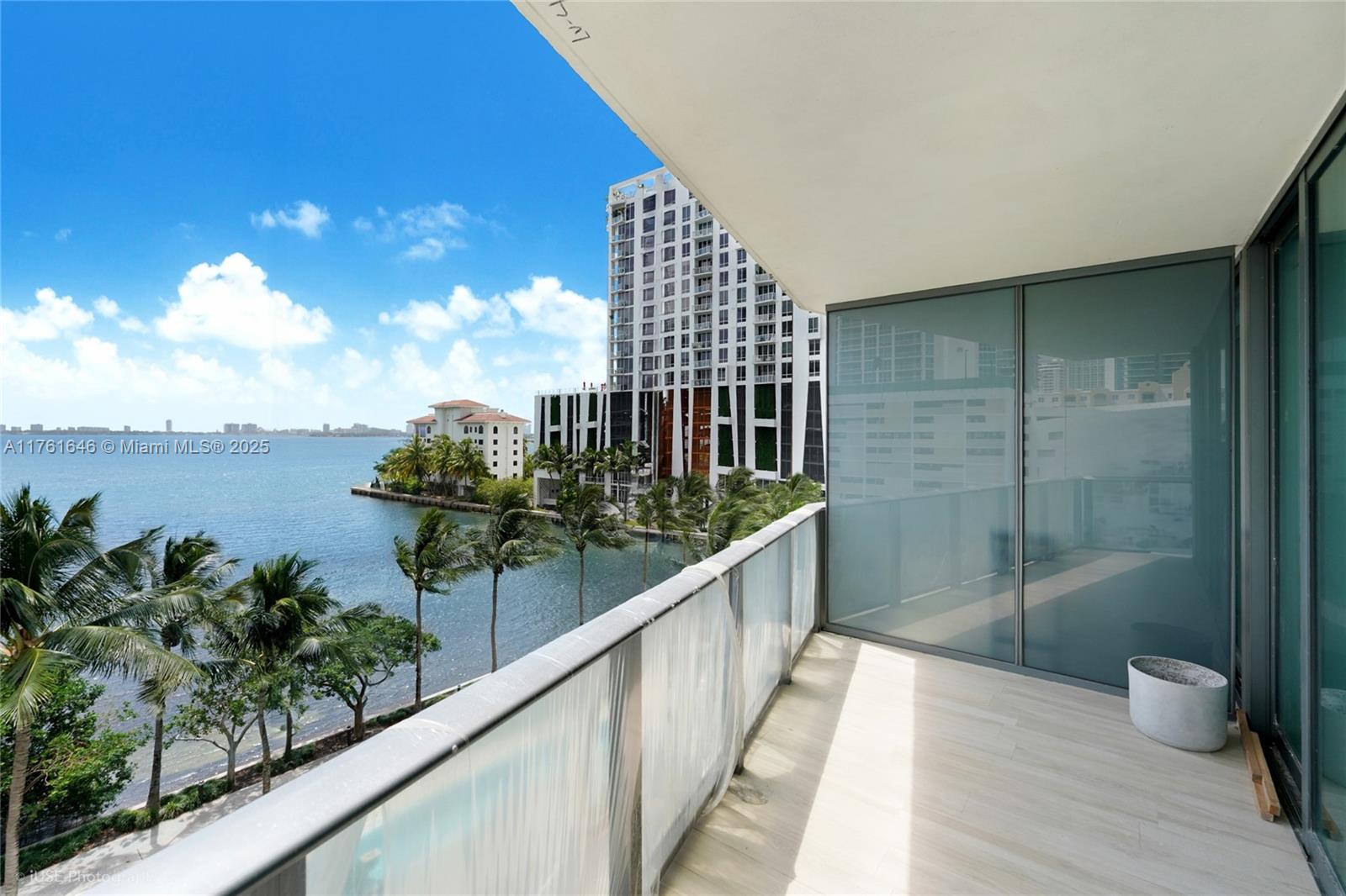 image Icon Bay Condo13