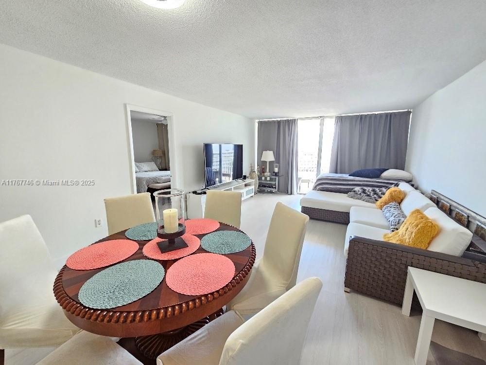 image Plaza Del Prado2