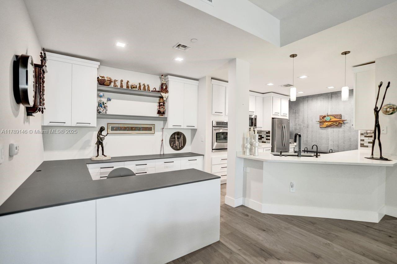 16101 Emerald Estates Dr #342 Weston, FL 33331