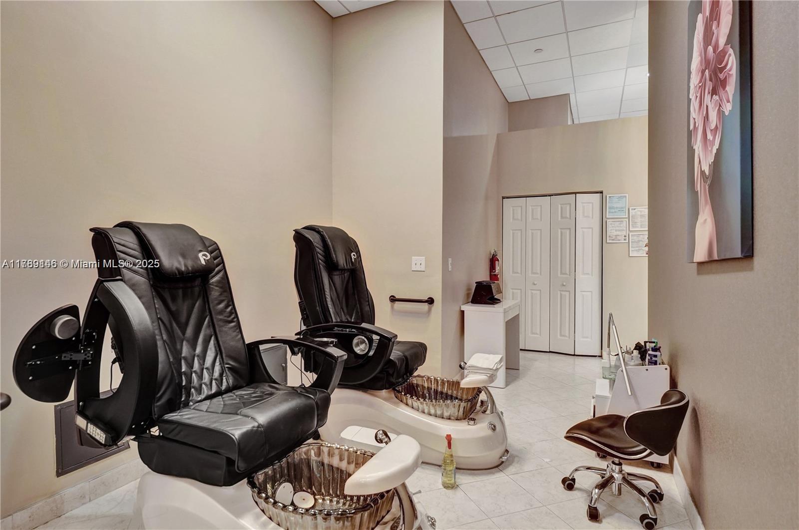 16101 Emerald Estates Dr #342 Weston, FL 33331