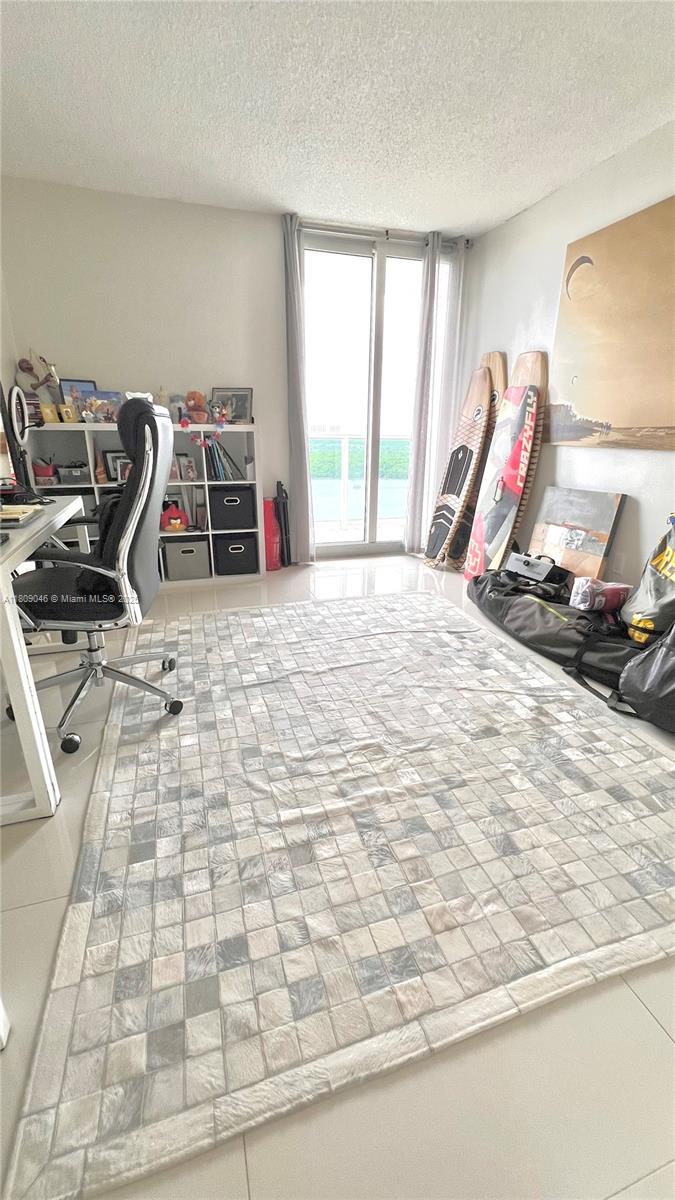 image Arlen House East12