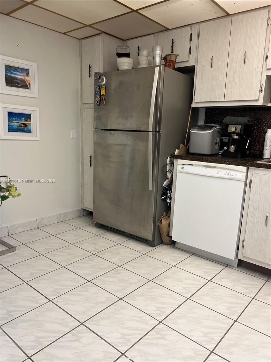 image Arlen House East16