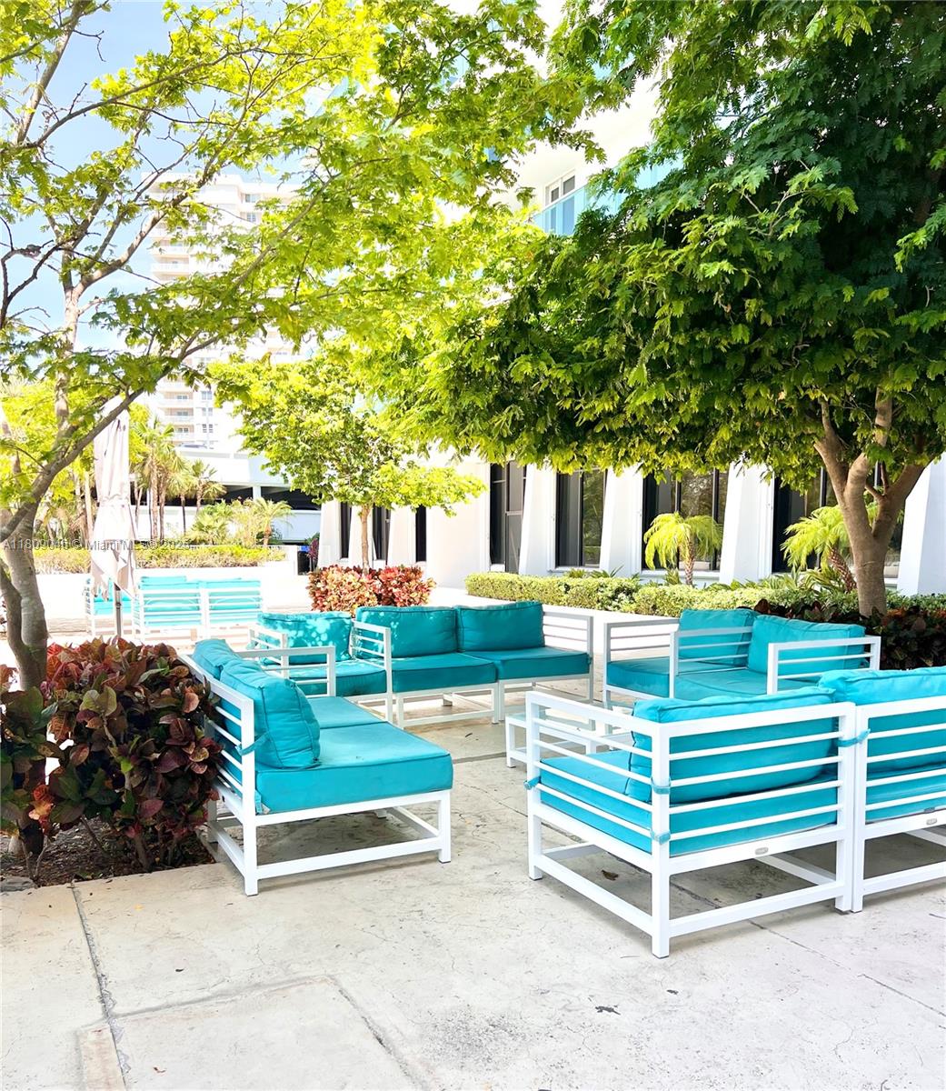 image Arlen House East22