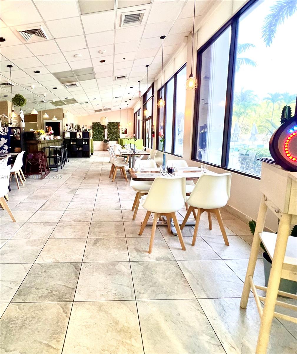 image Arlen House East28