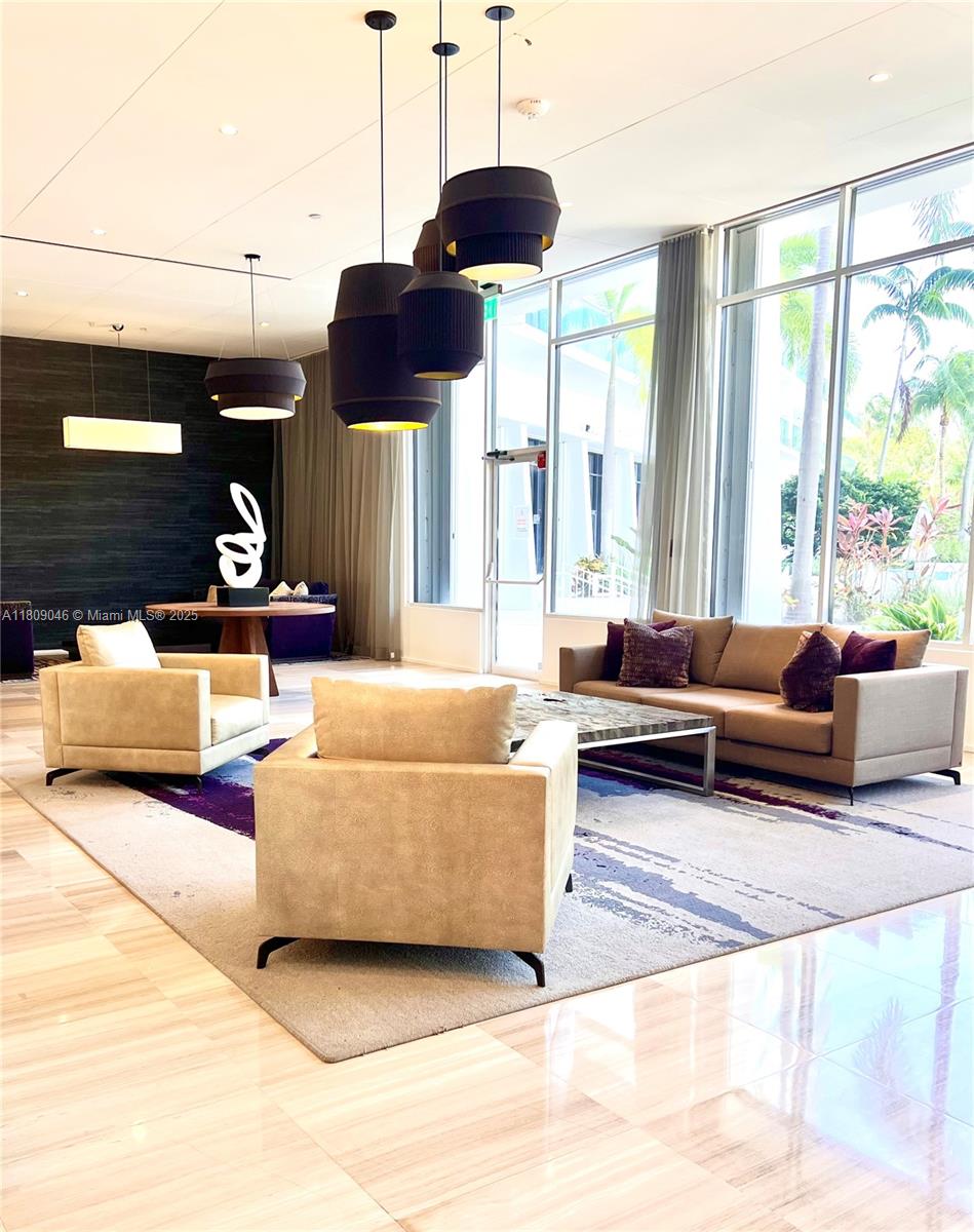 image Arlen House East33