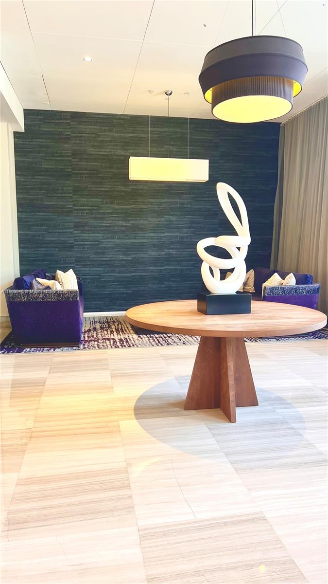 image Arlen House East34