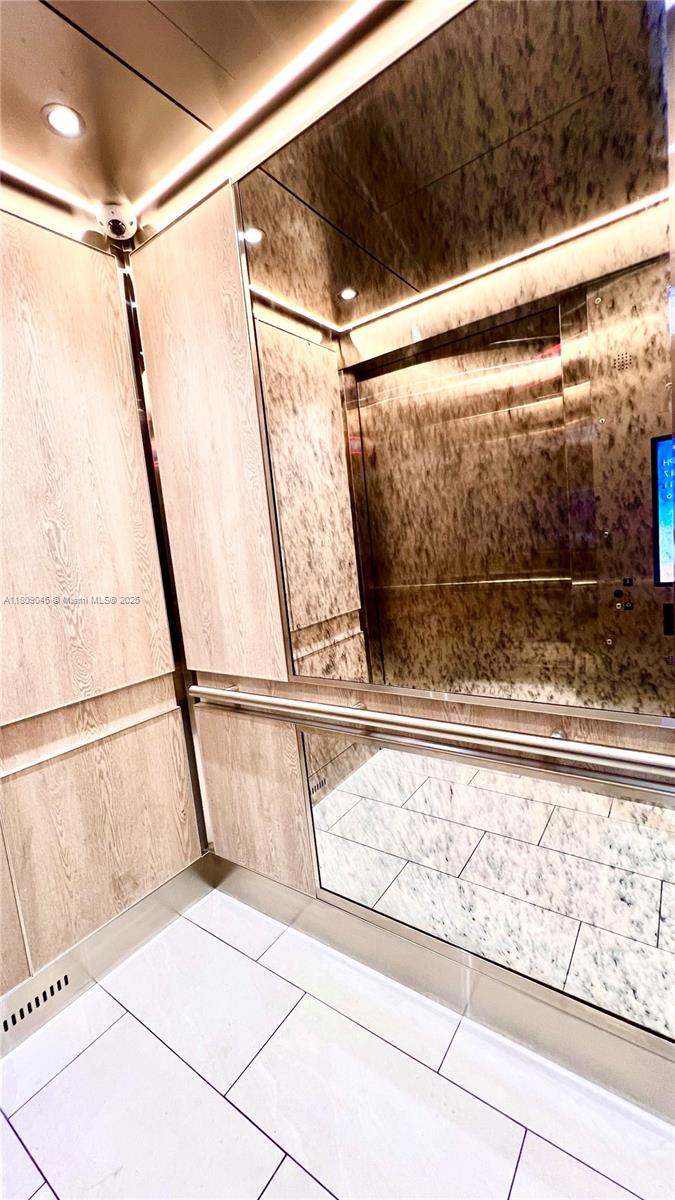 image Arlen House East37