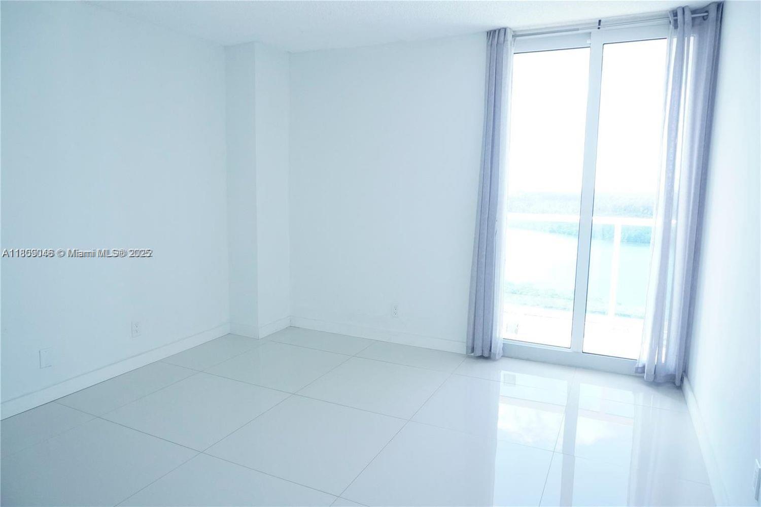 image Arlen House East38