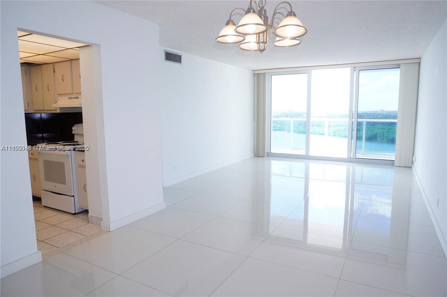 image Arlen House East39