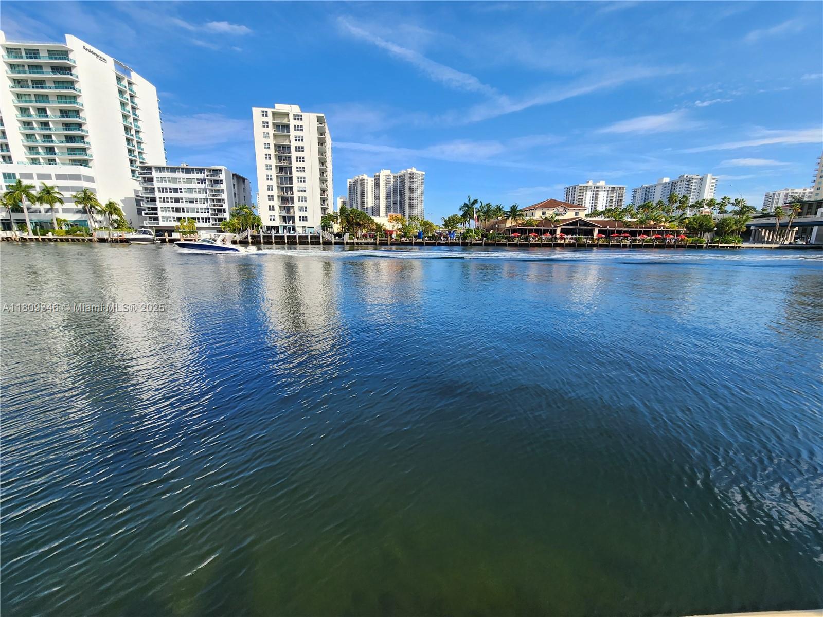 2881 NE 32nd St #320,Fort Lauderdale, FL 33306