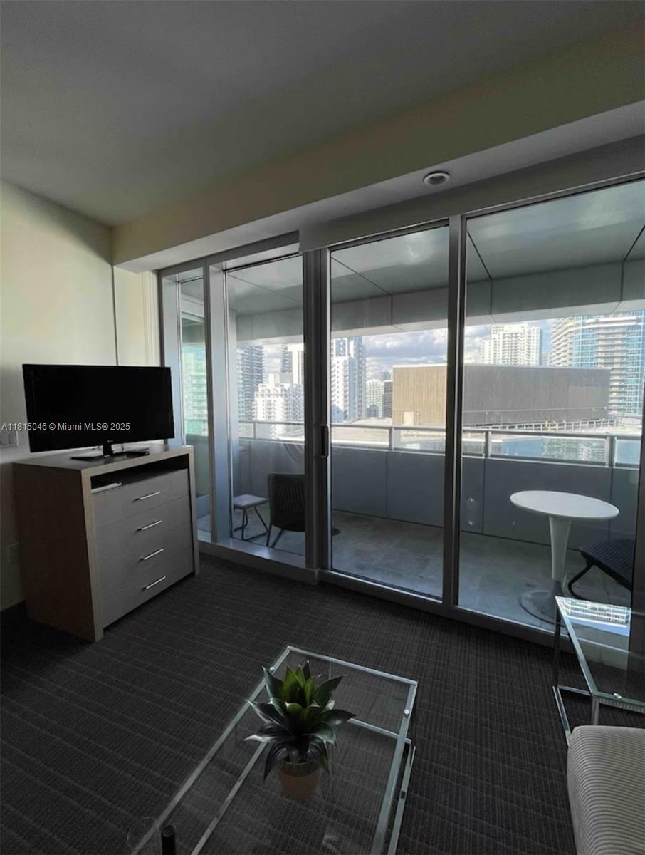 image Mayfield Condo2