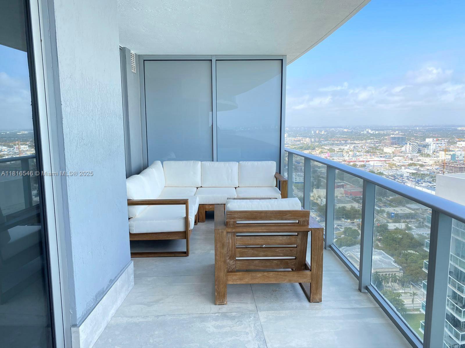 image Aria On The Bay Condo10