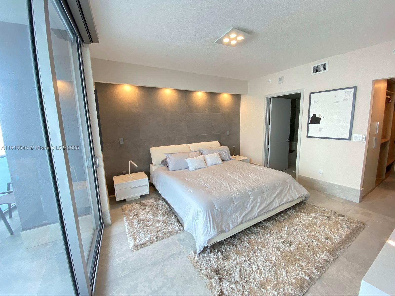 image Aria On The Bay Condo13