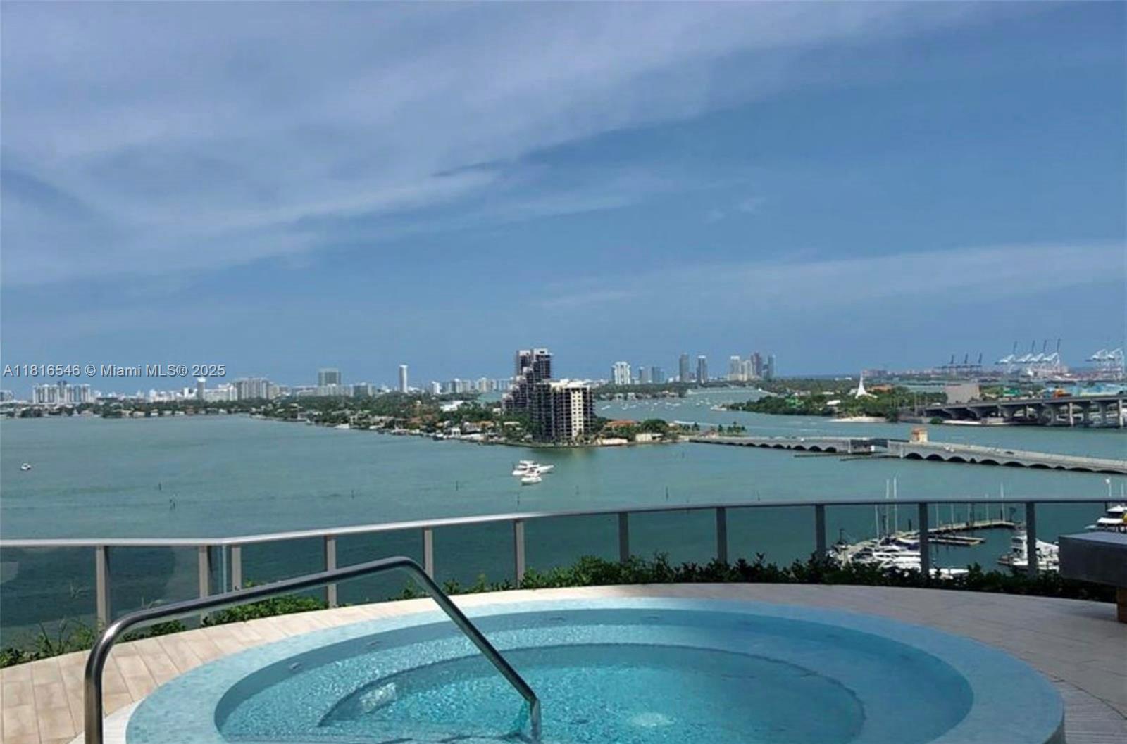 image Aria On The Bay Condo32