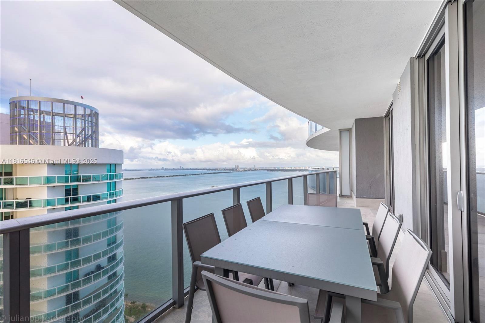 image Aria On The Bay Condo4