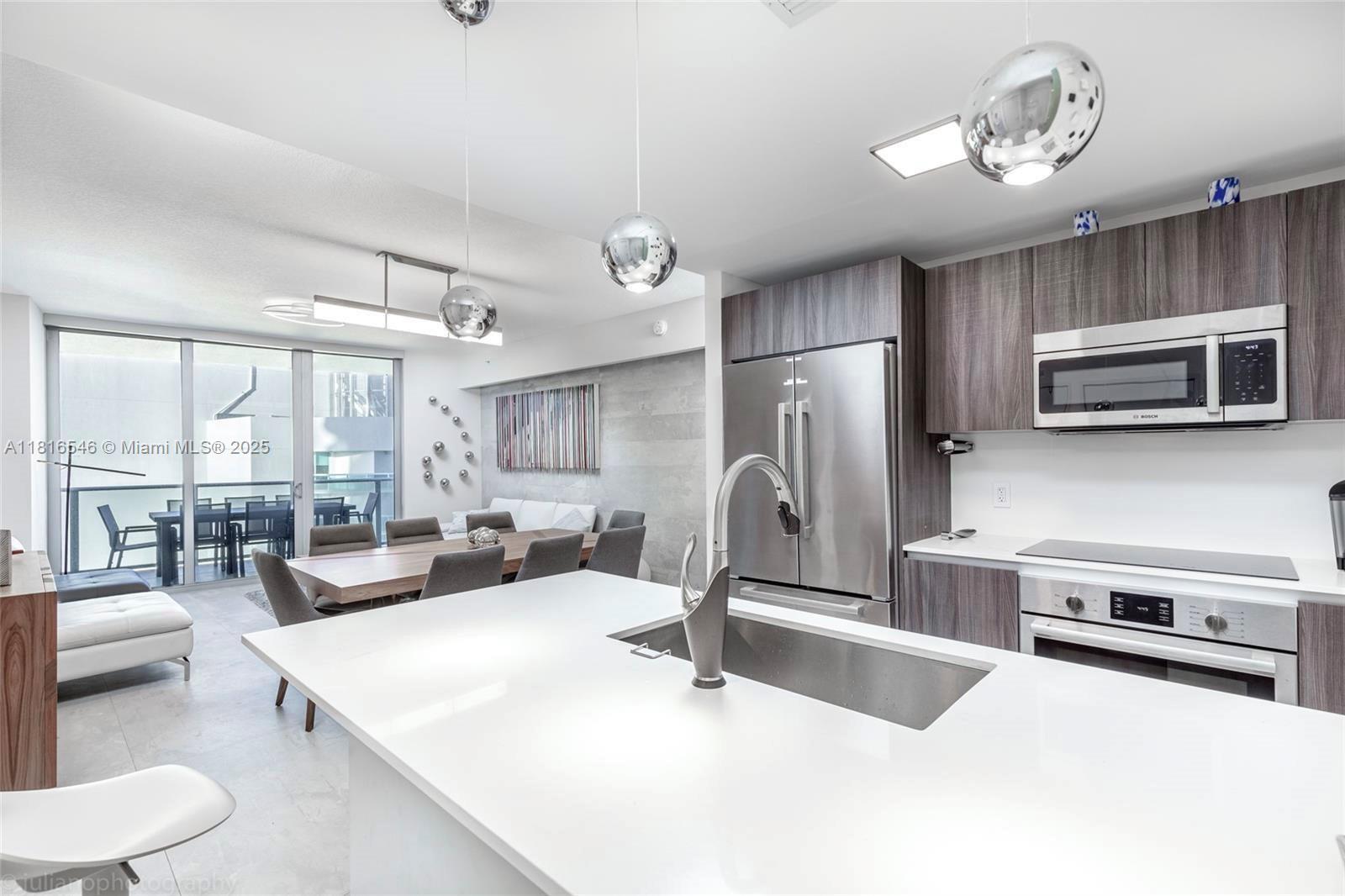 image Aria On The Bay Condo5