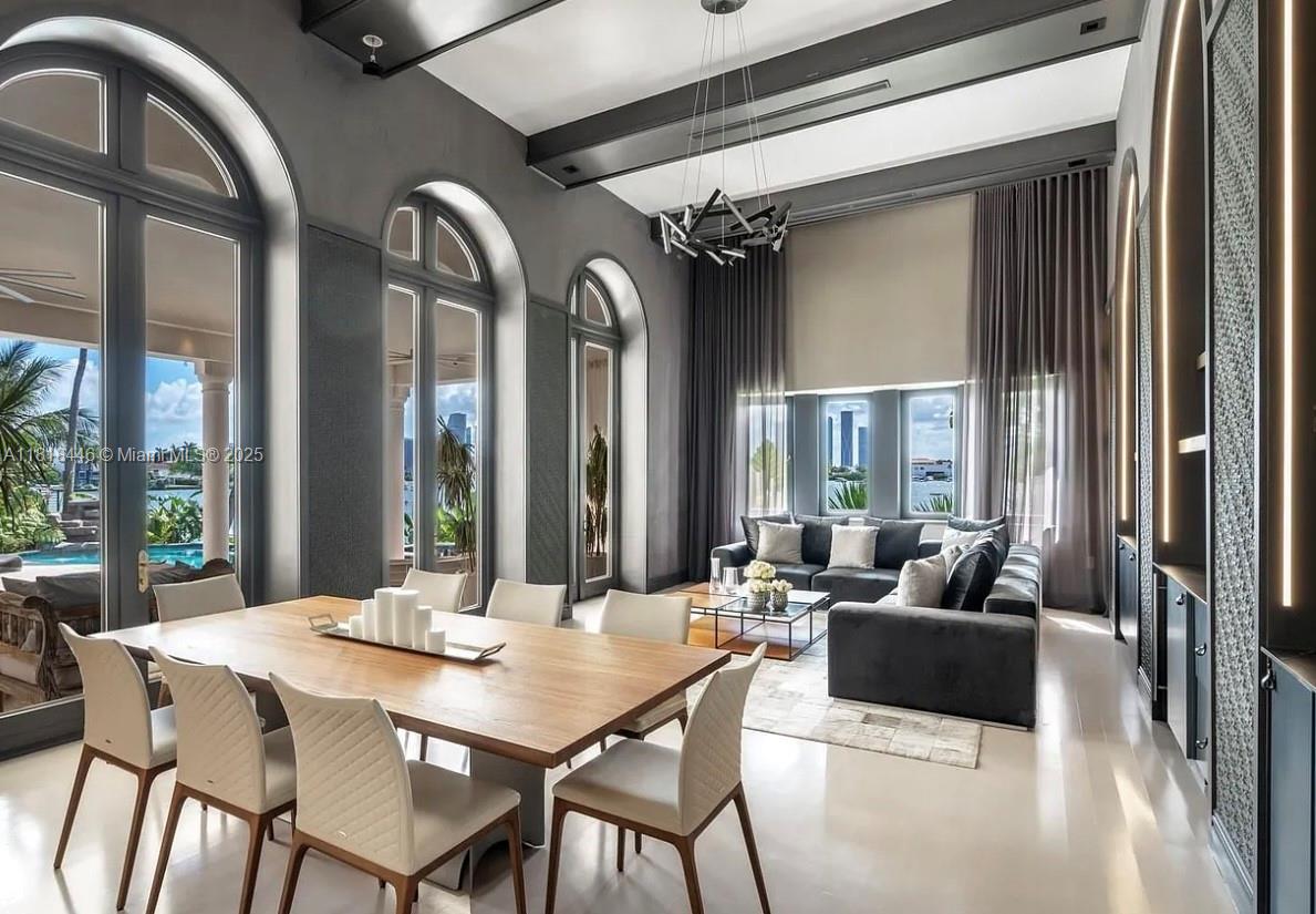 432 S Hibiscus Dr Miami Beach, FL 33139