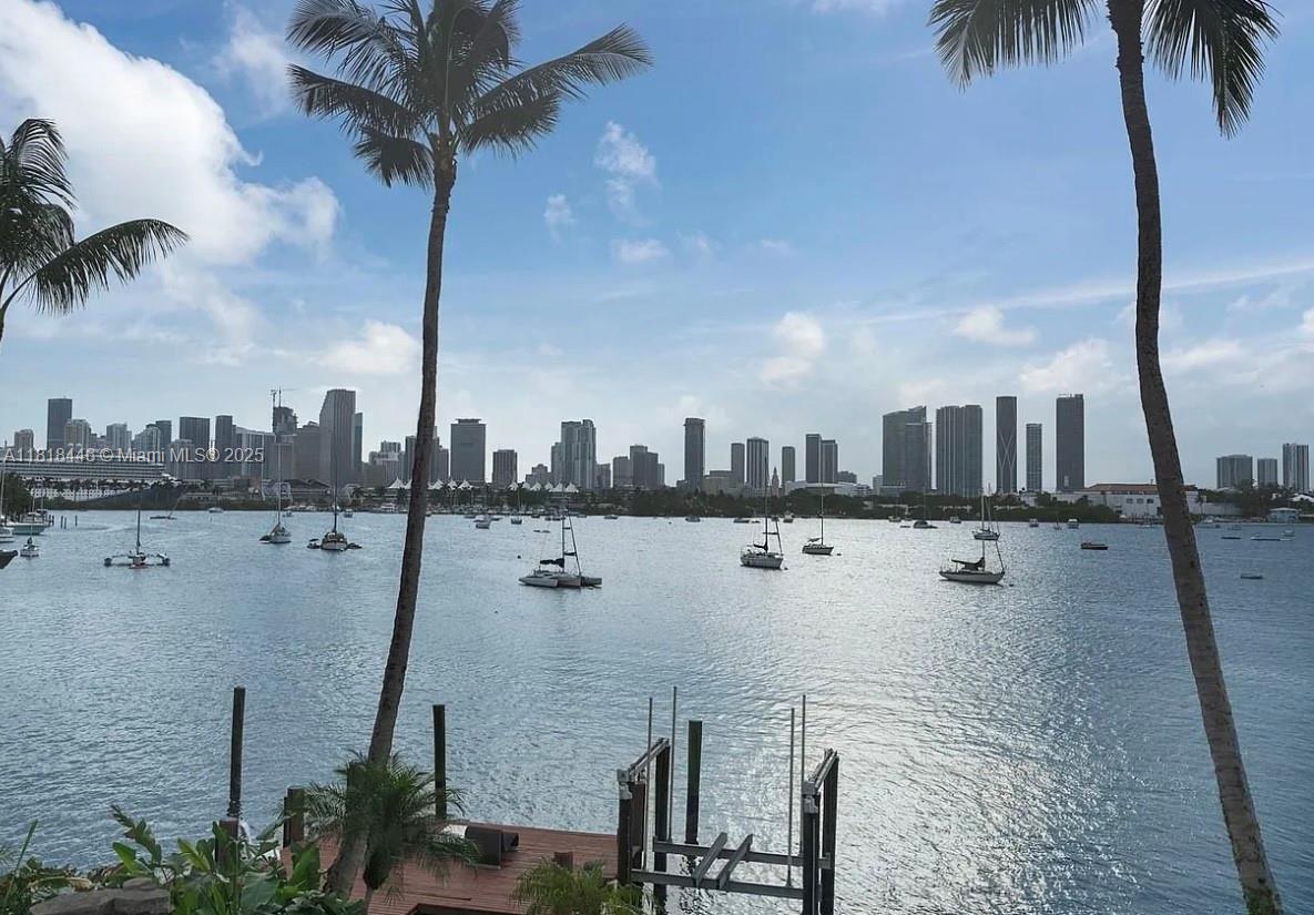 432 S Hibiscus Dr Miami Beach, FL 33139