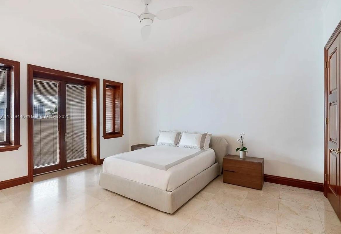 432 S Hibiscus Dr Miami Beach, FL 33139