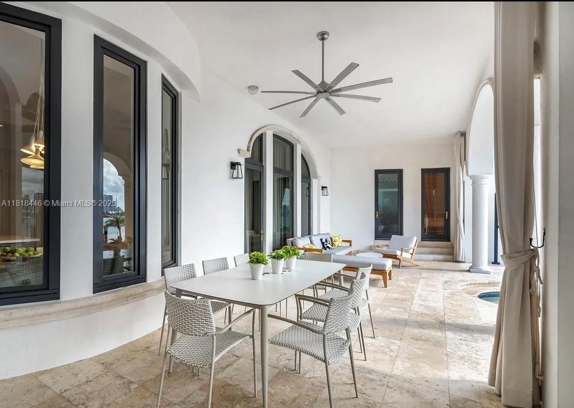 432 S Hibiscus Dr Miami Beach, FL 33139