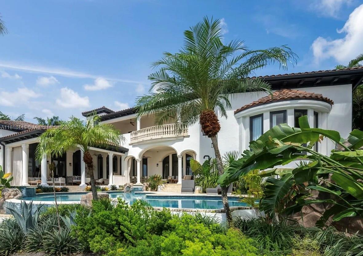 432 S Hibiscus Dr Miami Beach, FL 33139