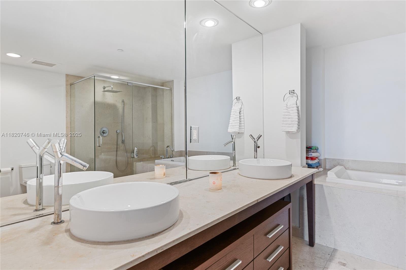 image ICON BRICKELL NO TWO9