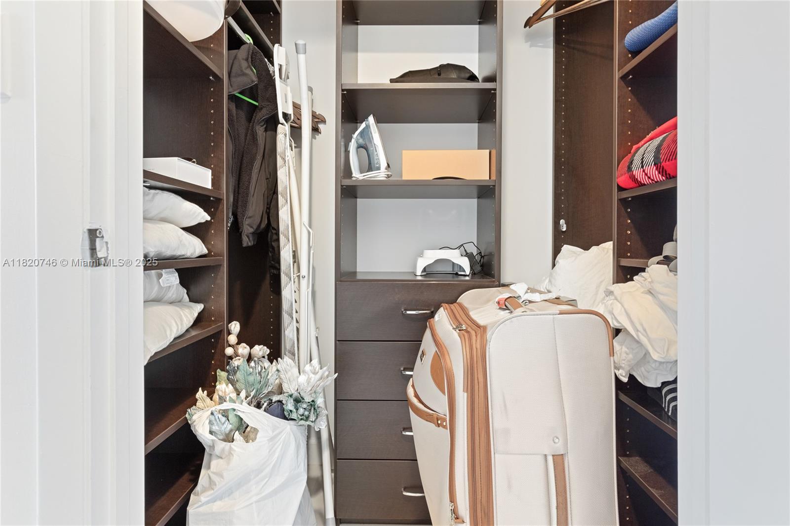 image ICON BRICKELL NO TWO11