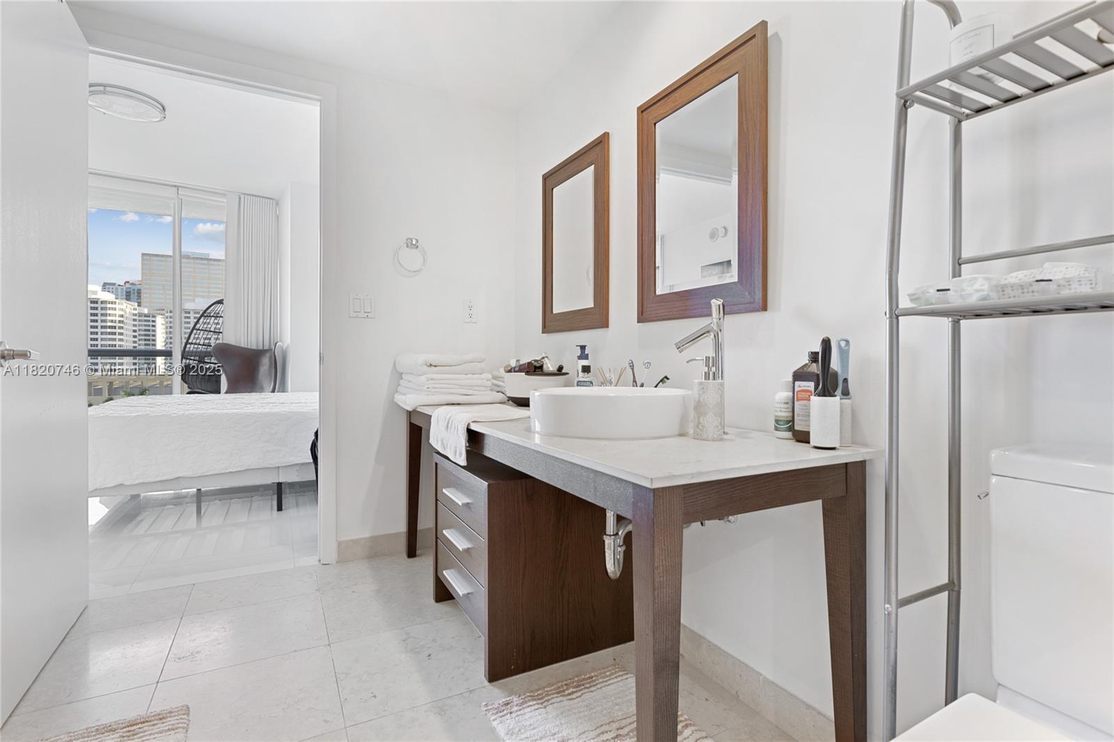 image ICON BRICKELL NO TWO13