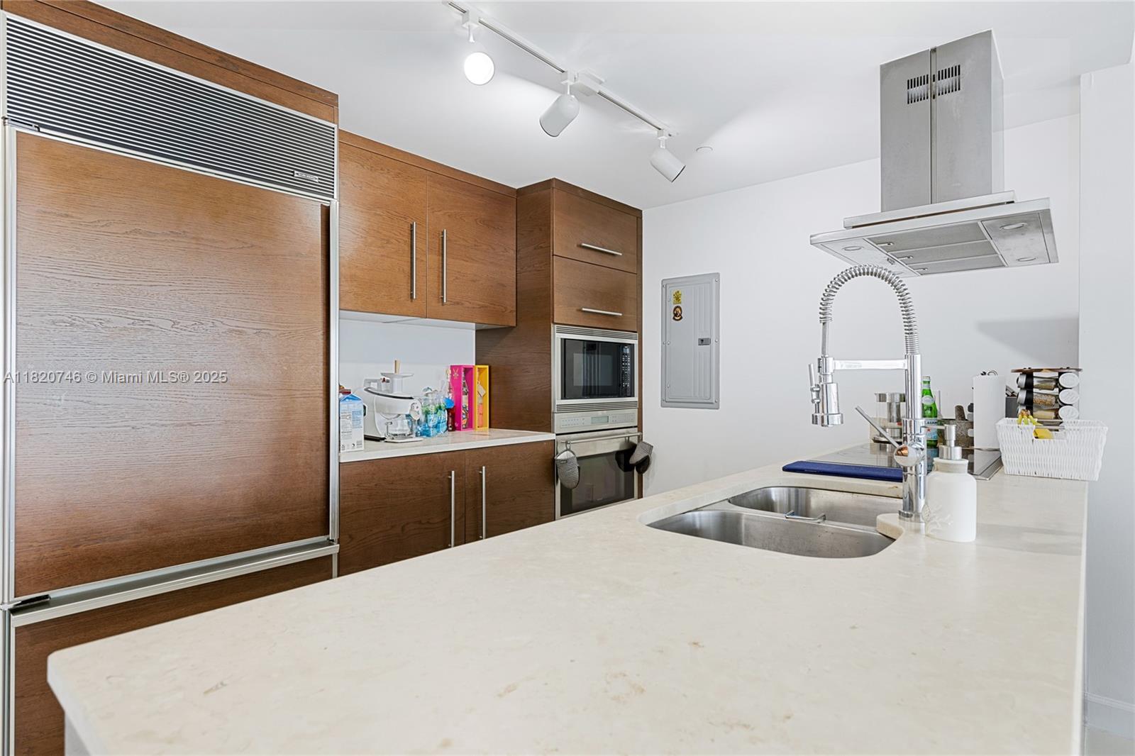 image ICON BRICKELL NO TWO4