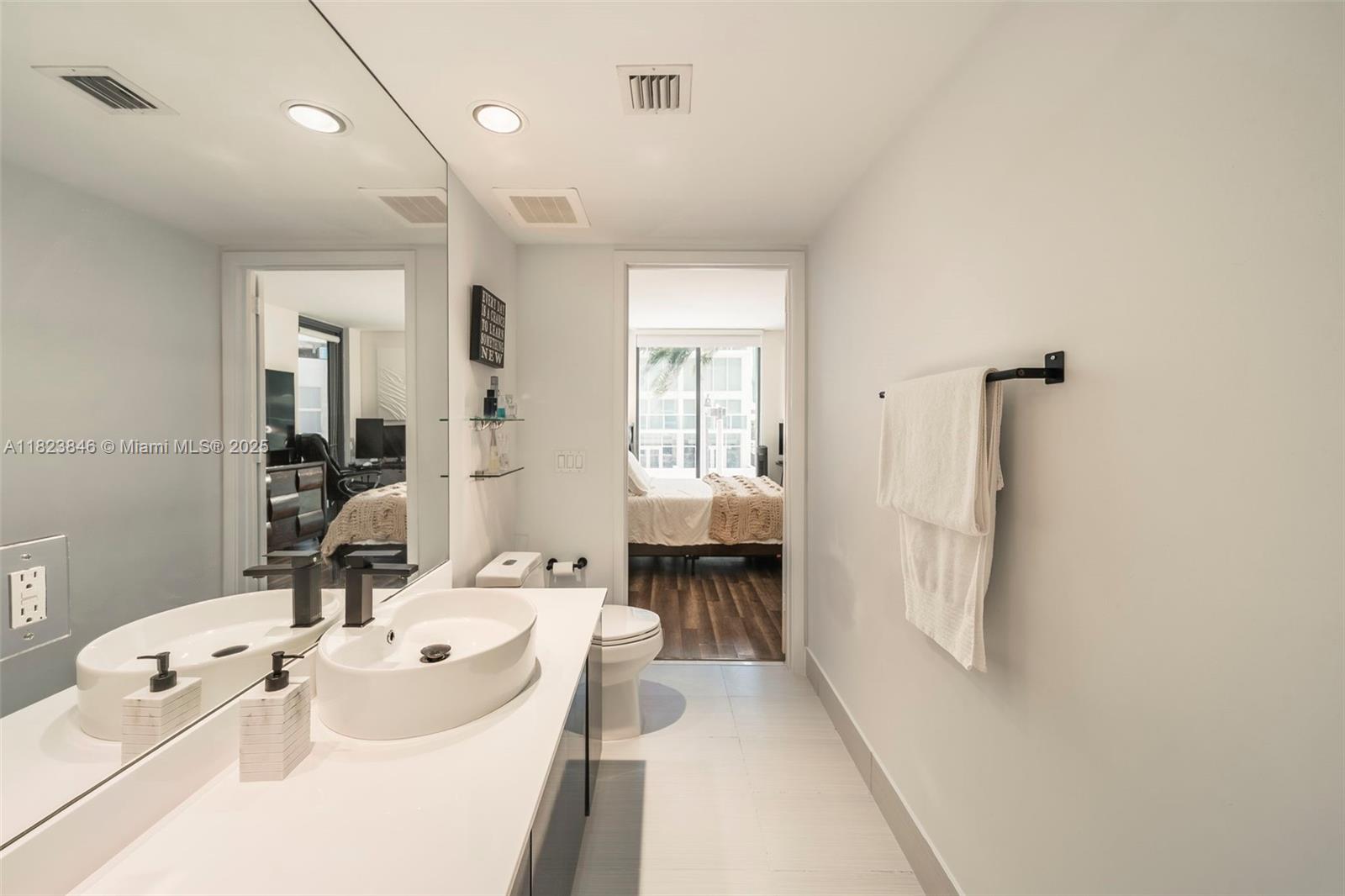 image Mybrickell Condo17