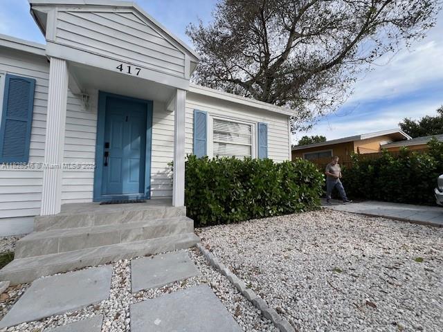 417 SE 22nd St #1