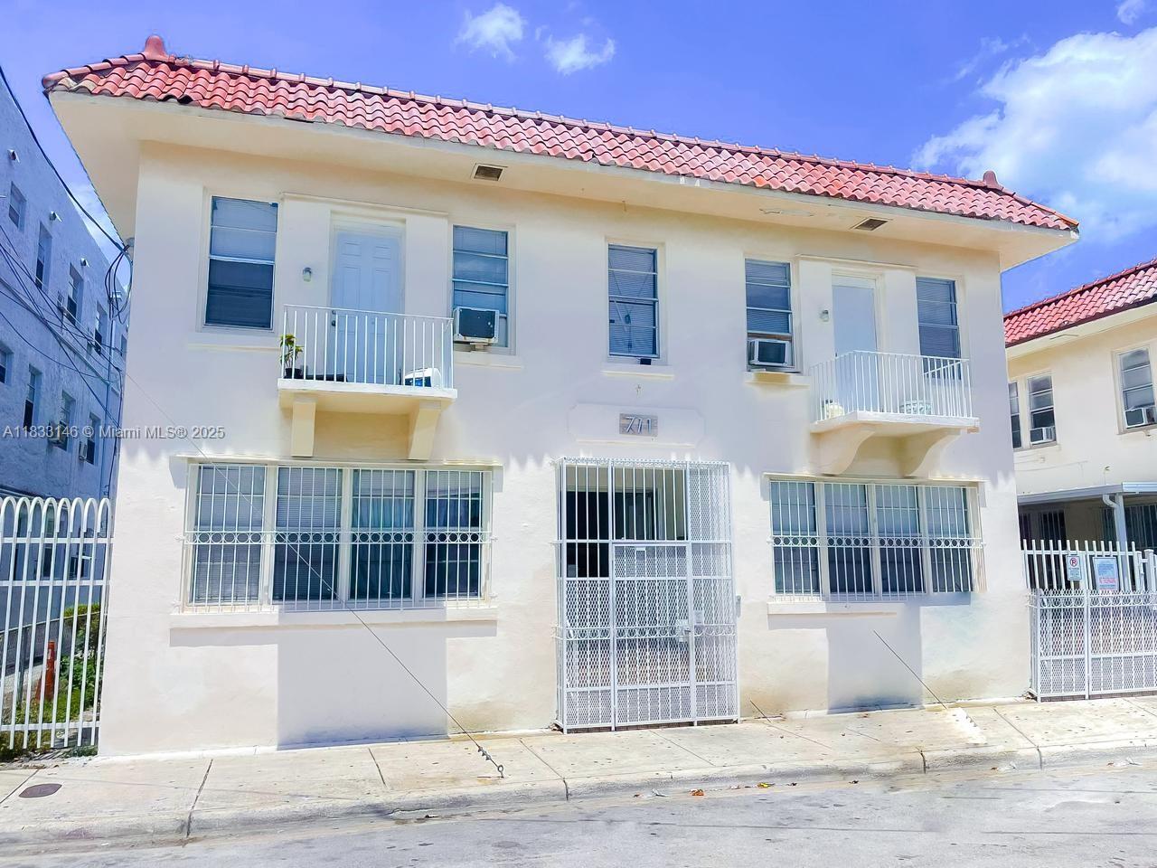 711 NW 1st St