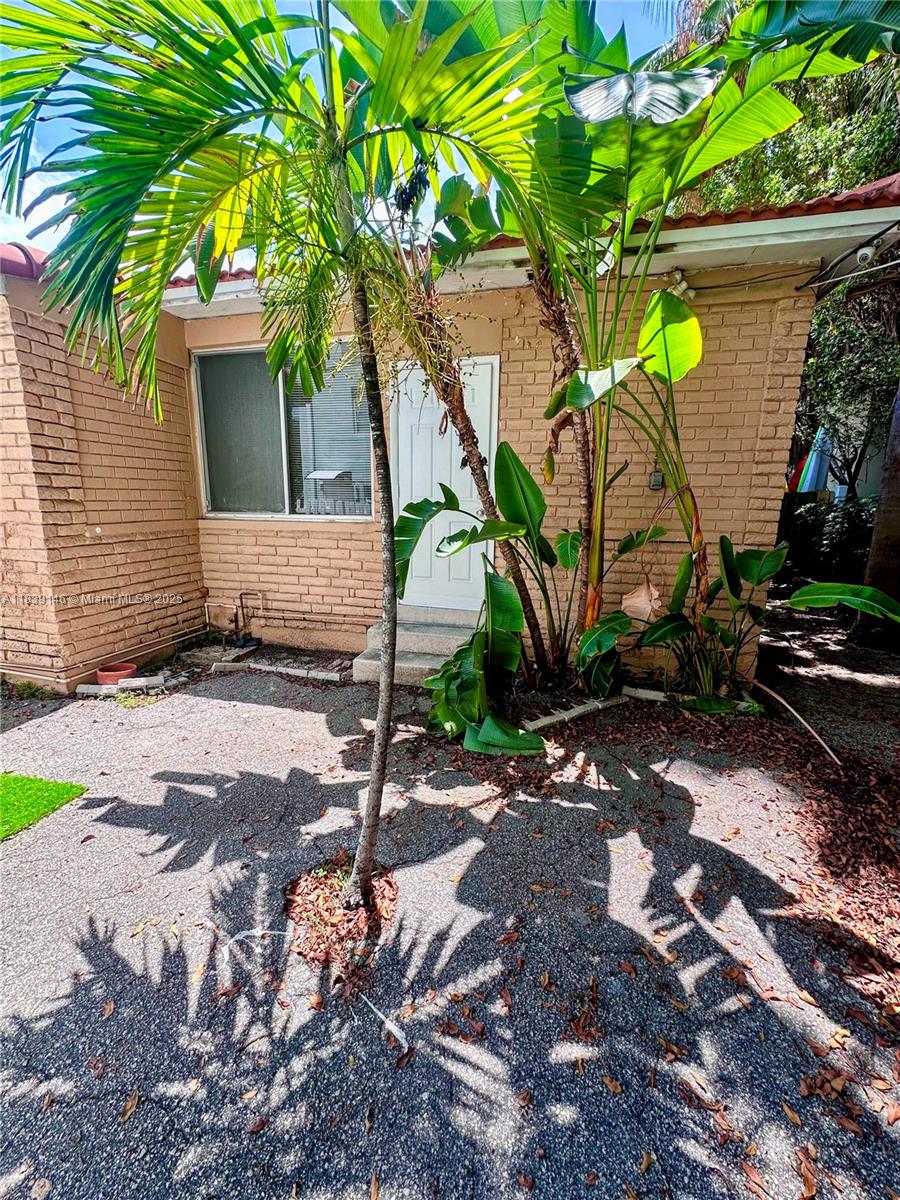 9065 Harding Ave #D2
