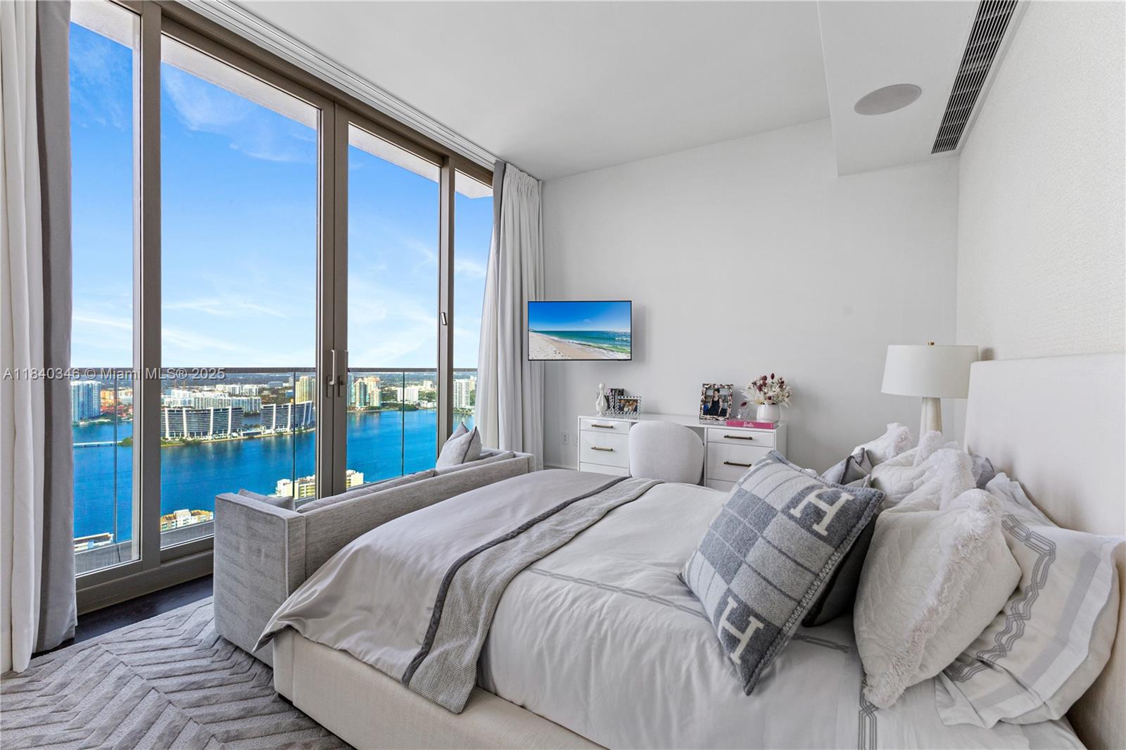 image Estates At Acqualina33