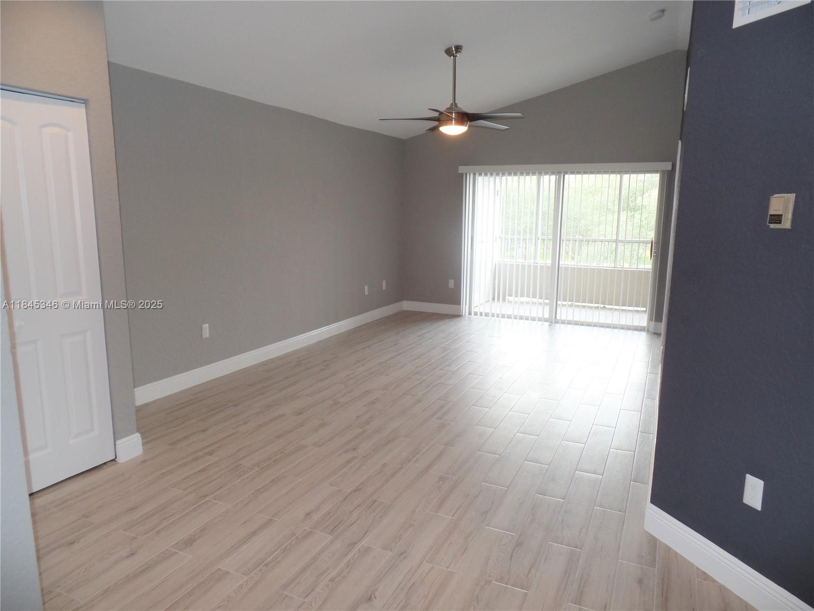2803 N Oakland Frst Dr #303