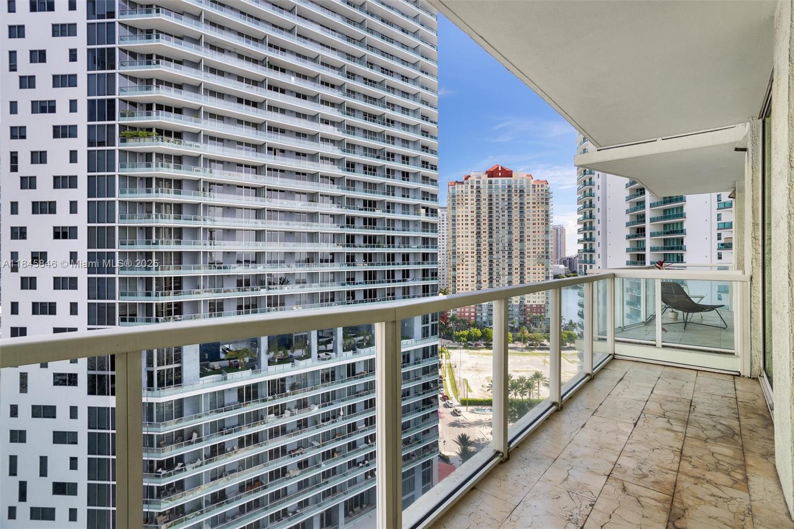 image The Emerald At Brickell9