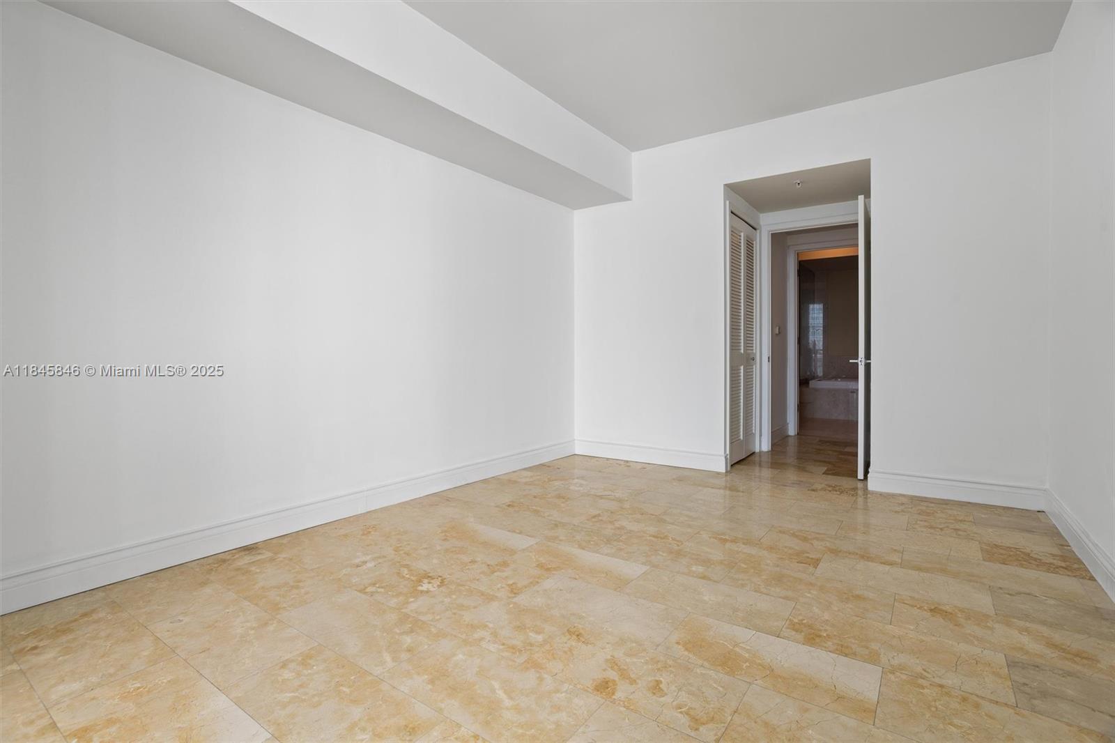 image The Emerald At Brickell11